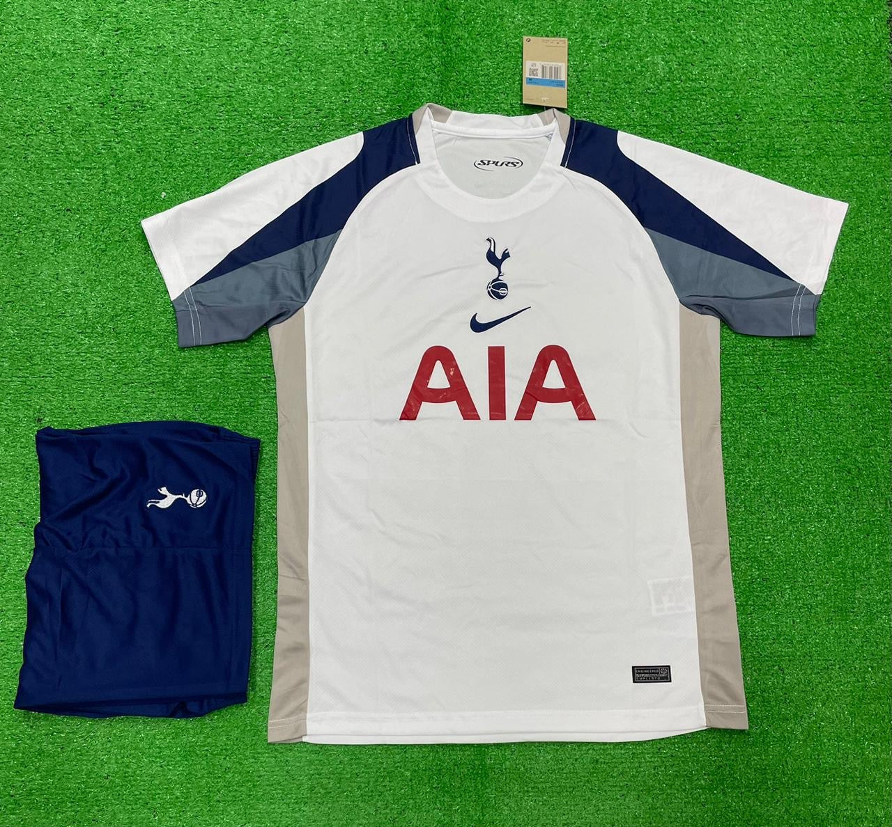 TOTTENHAM HOTSPUR KIT