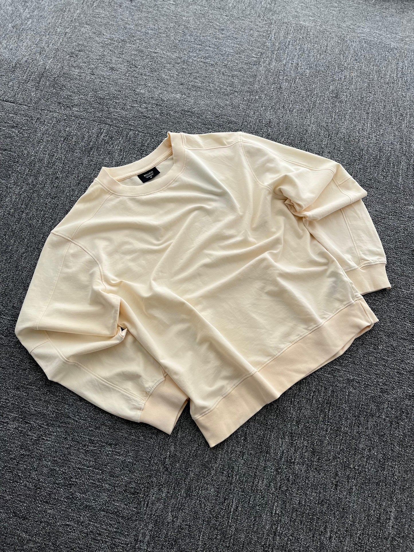 Acid Wash Relaxed Fit Off White Sweatshirt