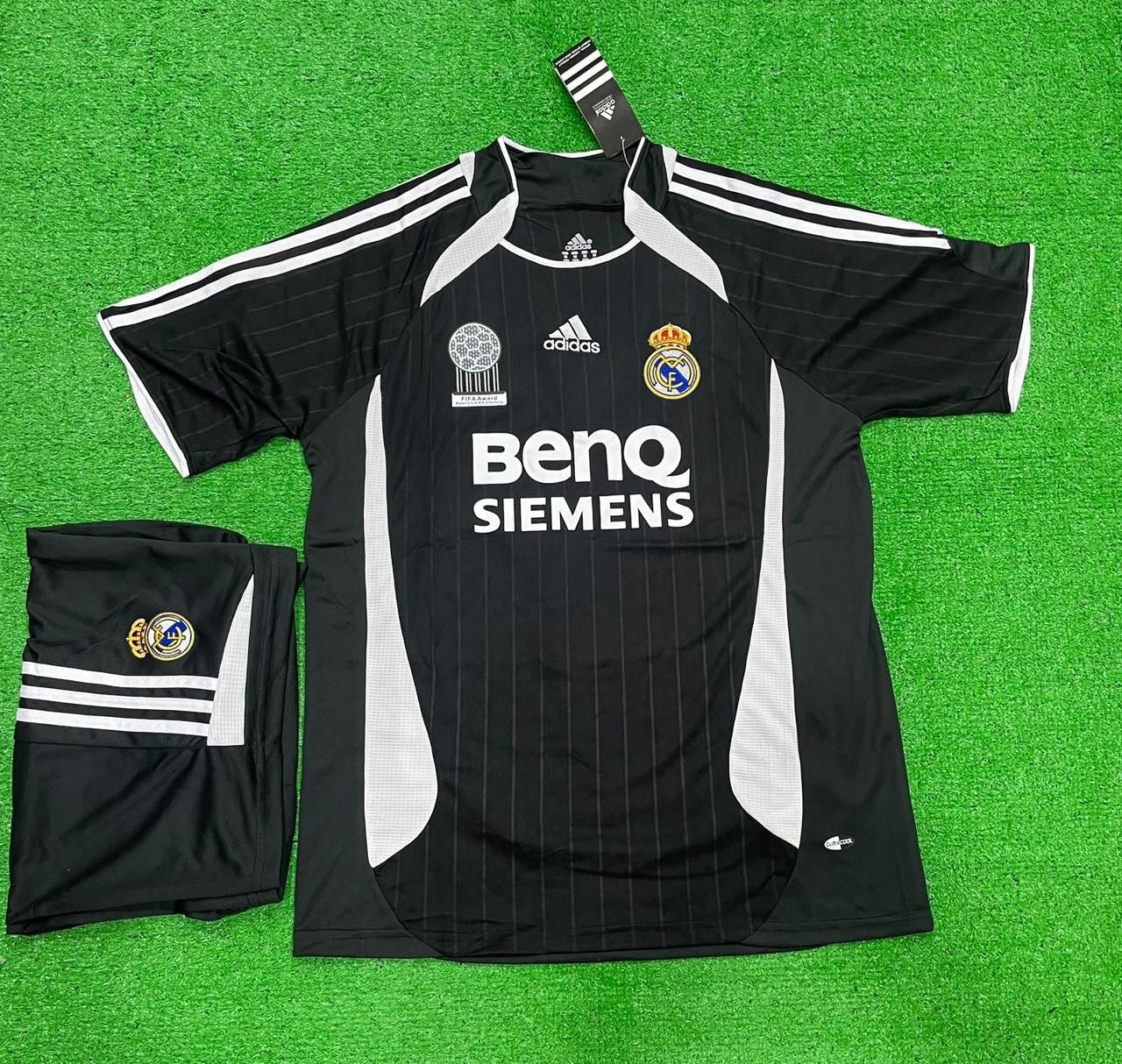 REAL MADRID RETRO KIT