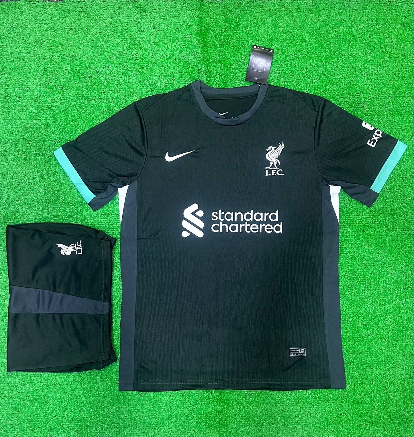 LIVERPOOL KIT