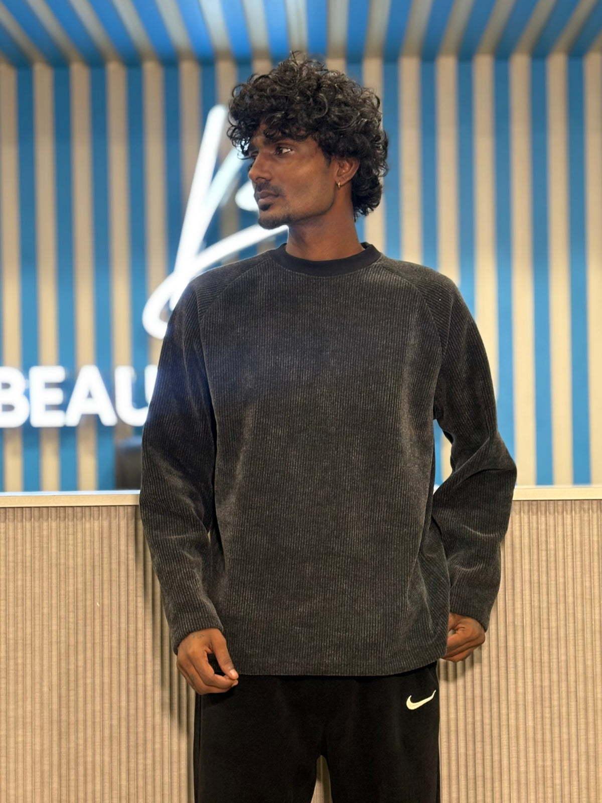 Black Ribbed Sweatshirt