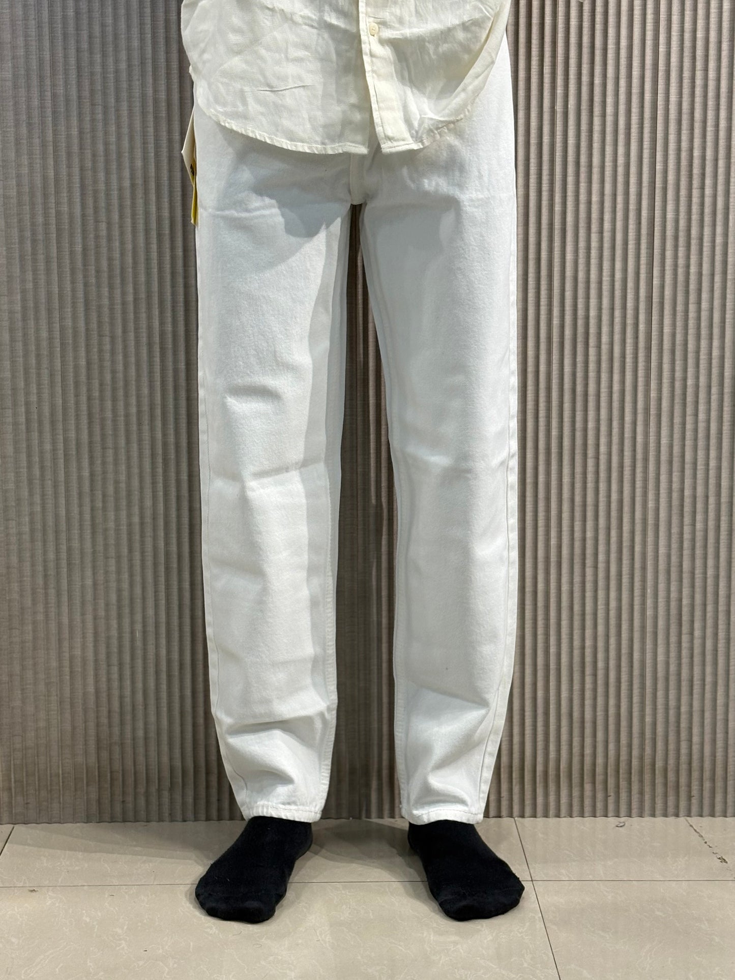 White Mom Fit Jeans