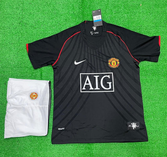 MANCHESTER UNITED RETRO KIT