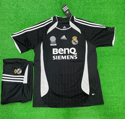 REAL MADRID RETRO KIT